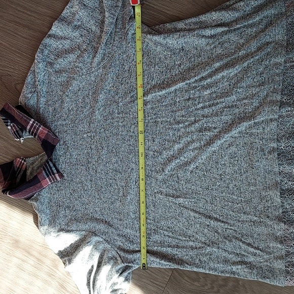 Zac & Rachel 1x long sleeve top w/ flannel as collar and bottom - Picture 11 of 12